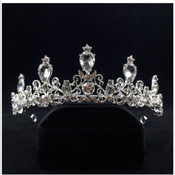 Crystal Rhinestone Tiara - Picture 2 of 3